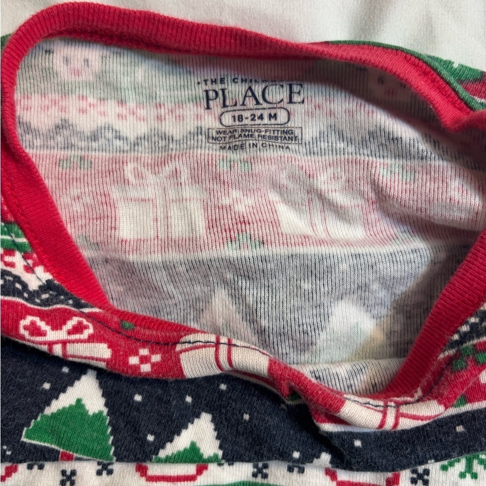 The Children's Place 18-24 months Festive holiday Pajama Set - pants and shirt